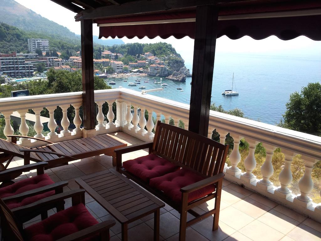 Villa Sara Guesthouse Sveti Stefan Exterior photo