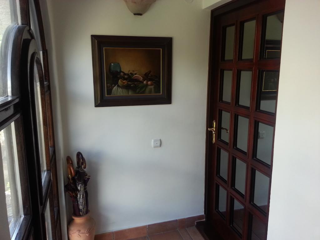 Villa Sara Guesthouse Sveti Stefan Exterior photo