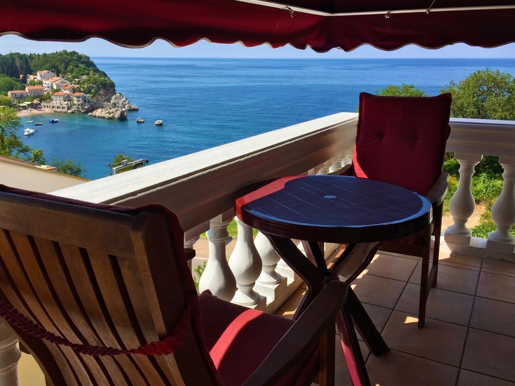 Villa Sara Guesthouse Sveti Stefan Exterior photo